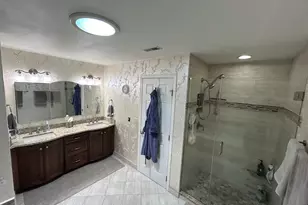 211 Village Dr, Mount Prospect, IL 60056 - Photo 13