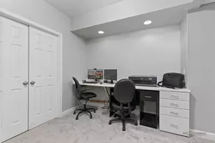 7510 Clarewood Ln, Gurnee, IL 60031 - Photo 27