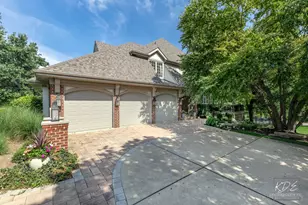 10940 Persimmon Ct, Orland Park, IL 60467 - Photo 3