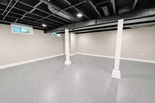2130 Hawthorne Ln, Waukegan, IL 60087 - Photo 11