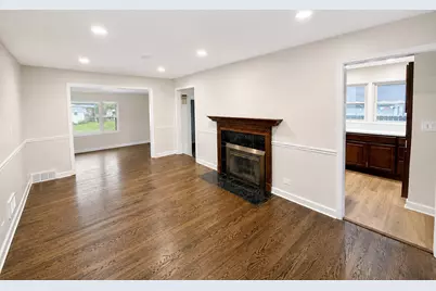 2130 Hawthorne Lane, Waukegan, IL 60087 - Photo 3