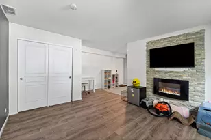 991 Reserve Dr, Elgin, IL 60124 - Photo 21