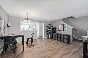 991 Reserve Dr, Elgin, IL 60124 - Photo 5