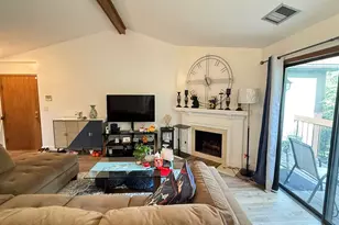 200 Brookside Ln, Willowbrook, IL 60527 - Photo 5