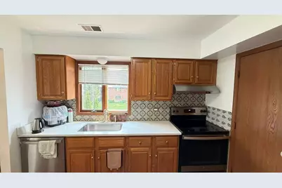 200 Brookside Lane #D, Willowbrook, IL 60527 - Photo 7