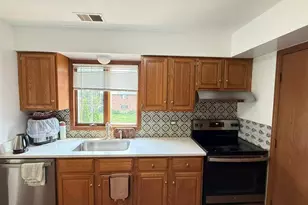 200 Brookside Ln, Willowbrook, IL 60527 - Photo 7