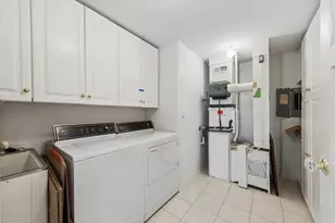 5 Oak Brook Club Dr, Oak Brook, IL 60523 - Photo 21