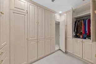 5 Oak Brook Club Dr, Oak Brook, IL 60523 - Photo 17