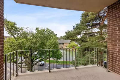 5 Oak Brook Club Drive #S304, Oak Brook, IL 60523 - Photo 3