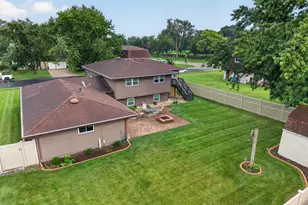 103 Deerpath Dr, Minooka, IL 60447 - Photo 25