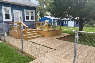 1035 Dover St, Centralia, IL 62801 - Photo 3