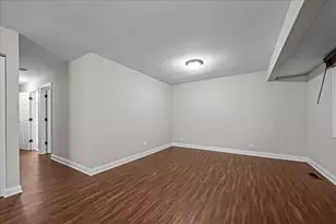2690 Crosscreek Ct, Aurora, IL 60502 - Photo 11
