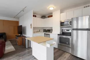2400 N Lakeview Ave, Chicago, IL 60614 - Photo 3