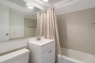 2400 N Lakeview Ave, Chicago, IL 60614 - Photo 19