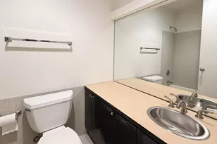 2400 N Lakeview Ave, Chicago, IL 60614 - Photo 15
