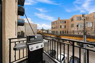 2045 W Concord Pl, Chicago, IL 60647 - Photo 9