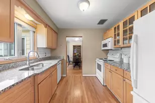 906 S Ashland Ave, La Grange, IL 60525 - Photo 11