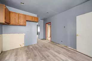 8545 S Saginaw Ave, Chicago, IL 60617 - Photo 11