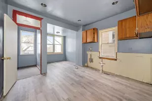 8545 S Saginaw Ave, Chicago, IL 60617 - Photo 9