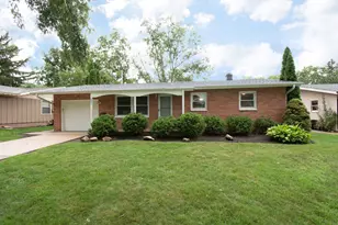 231 S 17th St, Saint Charles, IL 60174 - Photo 1