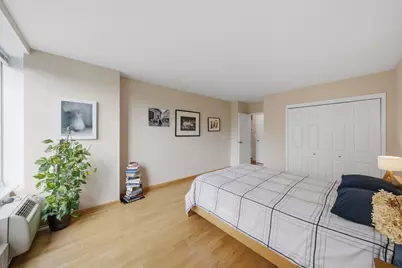3900 N Lake Shore Drive #4B, Chicago, IL 60613 - Photo 11