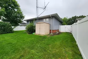 639 Poplar Ave, Romeoville, IL 60446 - Photo 37