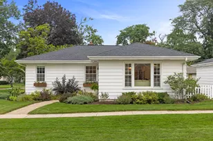 1205 E Evergreen St, Wheaton, IL 60187 - Photo 3