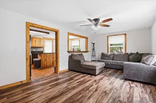 4206 Gregory Dr, Zion, IL 60099 - Photo 5