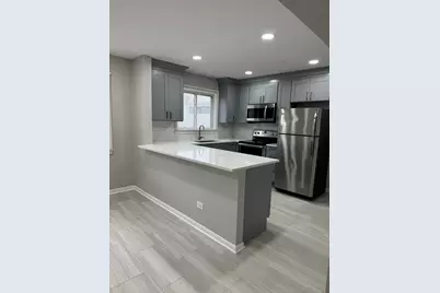2121 Saint Johns Avenue #8, Highland Park, IL 60035 - Photo 5