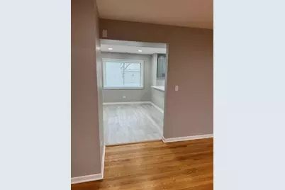 2121 Saint Johns Avenue #8, Highland Park, IL 60035 - Photo 3
