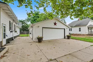 303 N Greely St, Monticello, IL 61856 - Photo 37