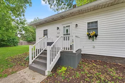 303 N Greely Street, Monticello, IL 61856 - Photo 5