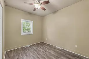 303 N Greely St, Monticello, IL 61856 - Photo 25