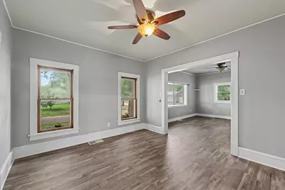 303 N Greely Street, Monticello, IL 61856 - Photo 9