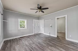 303 N Greely St, Monticello, IL 61856 - Photo 7