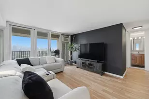 1960 N Lincoln Park, Chicago, IL 60614 - Photo 3