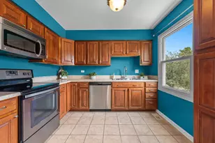 1015 Denham Pl, Schaumburg, IL 60194 - Photo 9