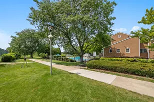 1015 Denham Pl, Schaumburg, IL 60194 - Photo 25