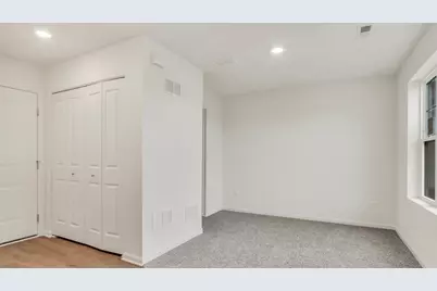 407 Lakeshore Court, Saint Charles, IL 60174 - Photo 3