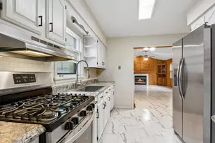 226 Latrobe Ave, Northfield, IL 60093 - Photo 5