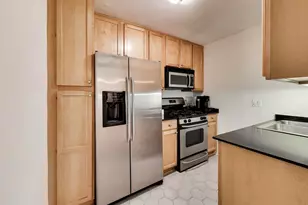 2300 N Commonwealth Ave, Chicago, IL 60614 - Photo 9