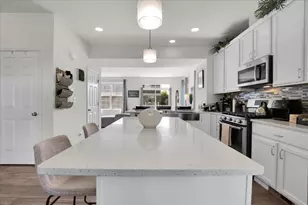 2937 Madison Dr, Naperville, IL 60564 - Photo 9