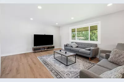 17800 Central Park Avenue, Country Club Hills, IL 60478 - Photo 3