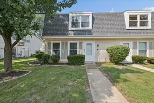 21 Fernwood Dr, Bolingbrook, IL 60440 - Photo 1