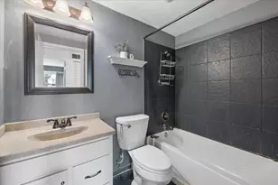 21 Fernwood Dr, Bolingbrook, IL 60440 - Photo 15