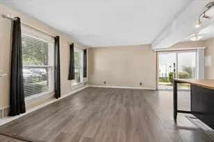 21 Fernwood Dr, Bolingbrook, IL 60440 - Photo 3