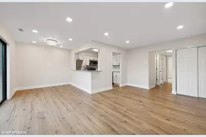 224 W Court Of Shorewood #2A, Vernon Hills, IL 60061 - Photo 3