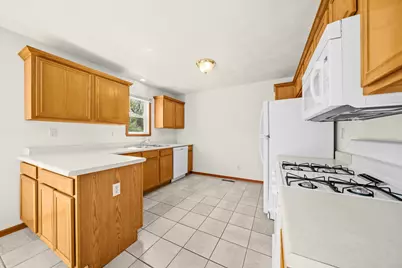 5480 Bastian Boulevard, South Beloit, IL 61080 - Photo 9