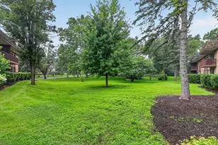 8000 Woodglen Ln, Downers Grove, IL 60516 - Photo 11
