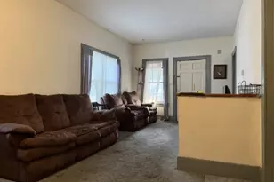 139 N Calhoun St, Aurora, IL 60505 - Photo 3